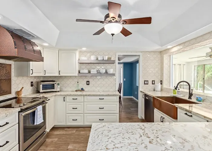 Holiday home Retreat At Pebble